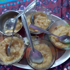 Sooji ka halwa A picture of Sooji ka halwa.