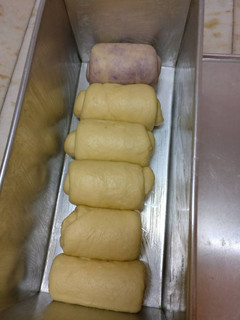 A picture of Hokkaido Milk Toast (tang zhong method).