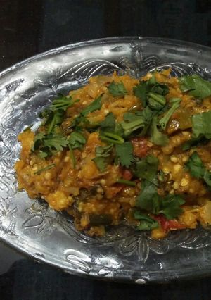 રીંગણાં નો ઓળો (ભરથું) રેસીપી મુખ્ય ફોટો