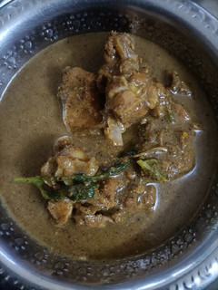 நாட்டுக்கோழி தண்ணீர் குழம்பு(nattukoli thanneer kulambu recipe in tamil) செய்முறை முக்கிய புகைப்படம்