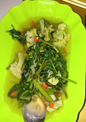 Foto resep Tumis Kangkung Brokoli Sederhana