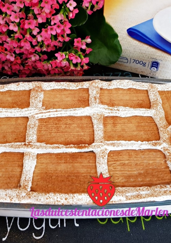 Una foto de Pastel de Tres Leches y Galletas