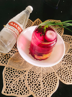 A picture of Instant Onion 😋Beetroot pickle (white Wine vinegar instant onion pickle).
