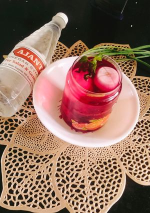 A picture of Instant Onion 😋Beetroot pickle (white Wine vinegar instant onion pickle).