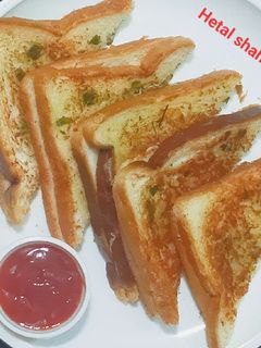 गार्लिक ब्रेड (garlic bread recipe in Hindi) रेसिपी मुख्य फोटो