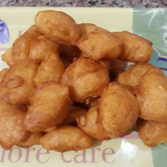 A picture of Moong or Urad dal Ke Pakore.