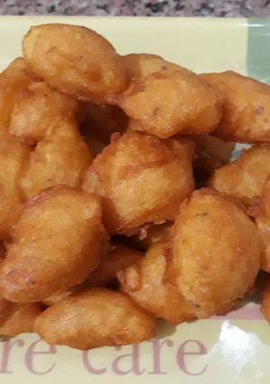 A picture of Moong or Urad dal Ke Pakore.