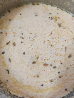 சிவப்பு மிளகாய் தேங்காய் சட்னி(red chilli coconut chutney recipe in tamil) செய்முறை முக்கிய புகைப்படம்