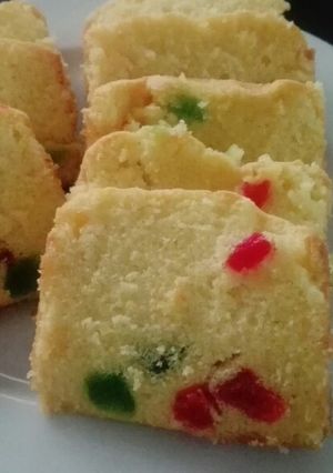 A picture of Fruit cake.