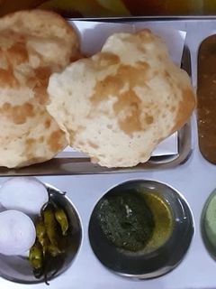 छोले भटूरे(chole bhature recipe in hindi) रेसिपी मुख्य फोटो