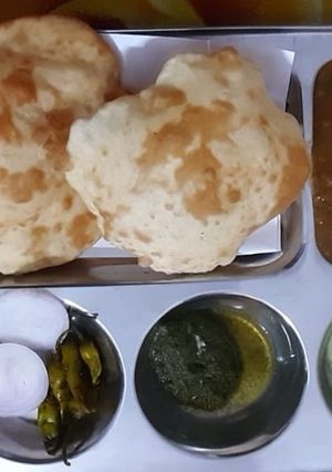 छोले भटूरे(chole bhature recipe in hindi) रेसिपी मुख्य फोटो
