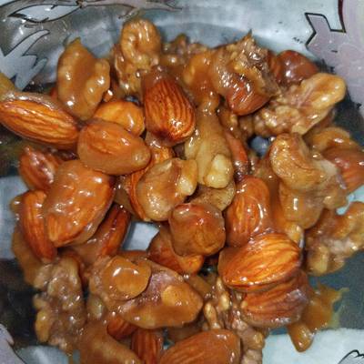 Nueces y almendras caramelizadas Receta de @letsgocooking_recipes- Cookpad