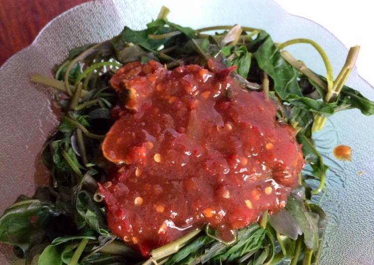 Plecing kangkung / Brambangan Asem