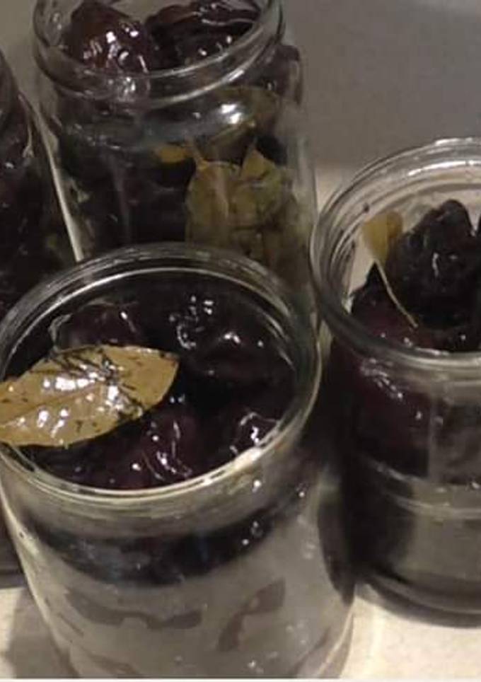 Сливи мариновані — дуже смачна і пікантна закуска