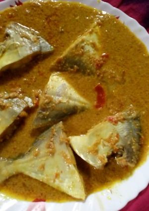 পমফ্রেট ভাপা(pomfret vapa recipe in Bengali) রেসিপির প্রধান ছবি