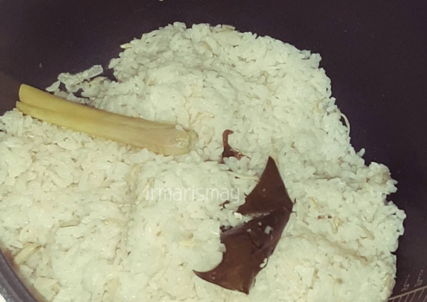 220. Nasi Liwet Rice Cooker