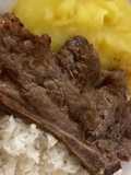 Puré de papas con churrasco