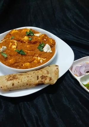 A picture of Paneer tikka masala.