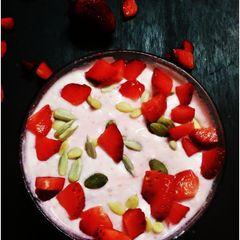 A picture of Strawberry Shrikhand.