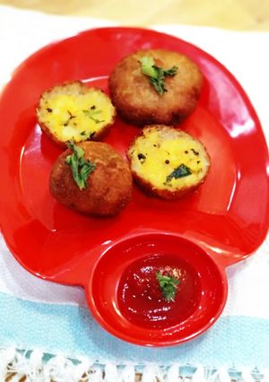 A picture of Bread Roll - Andhra style.
