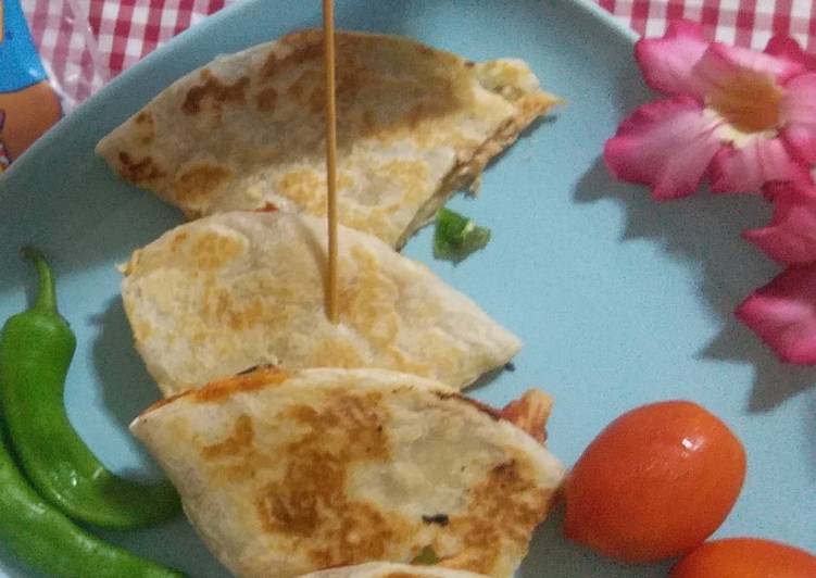 Steps to Prepare Ultimate Chicken cheese parathas