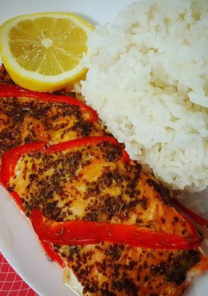 A picture of Grilled Salmon with honey mustard.