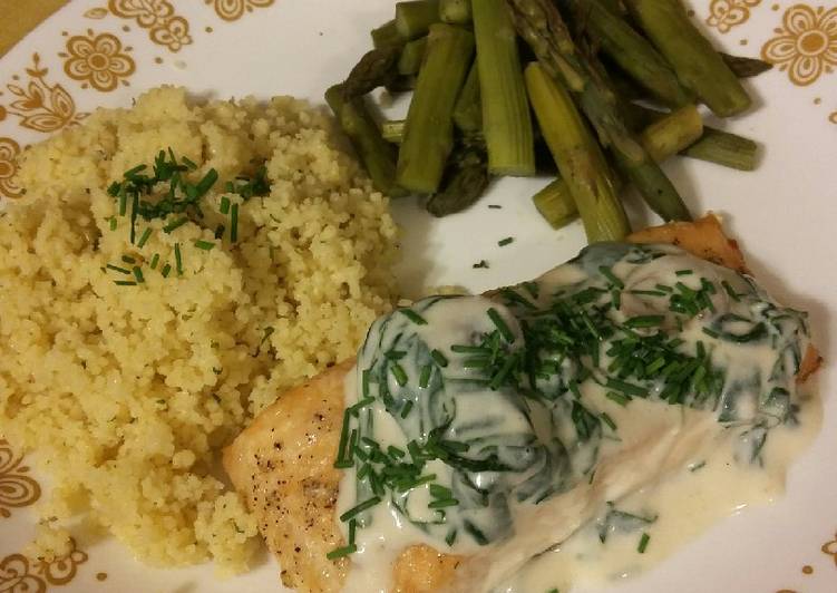 Master The Art Of Baked Salmon with Spinach Mushroom Sauce