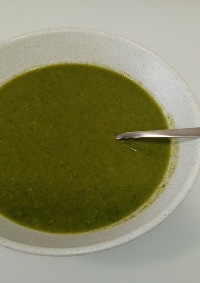 Una foto de Caldo verde de acelgas y calabacín