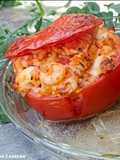 Tomate relleno de gambas y queso