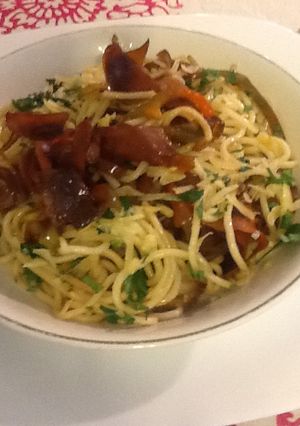 Una foto de Spaguettis con vegetales