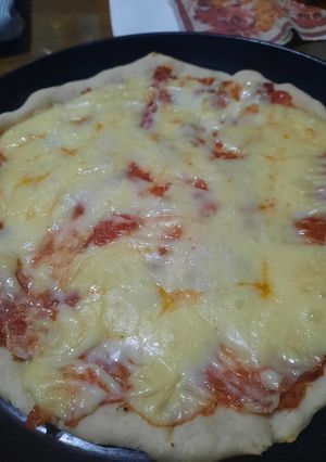 Una foto de Pizza con pocos ingredientes