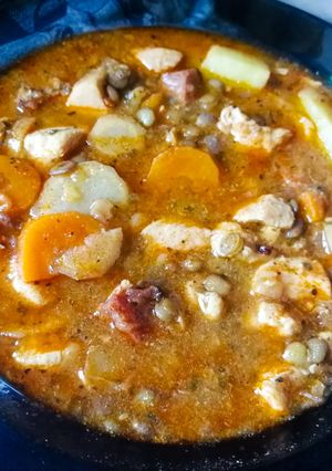 Lencsegulyás csirkemellből🐔 - bográcsban recept fotója