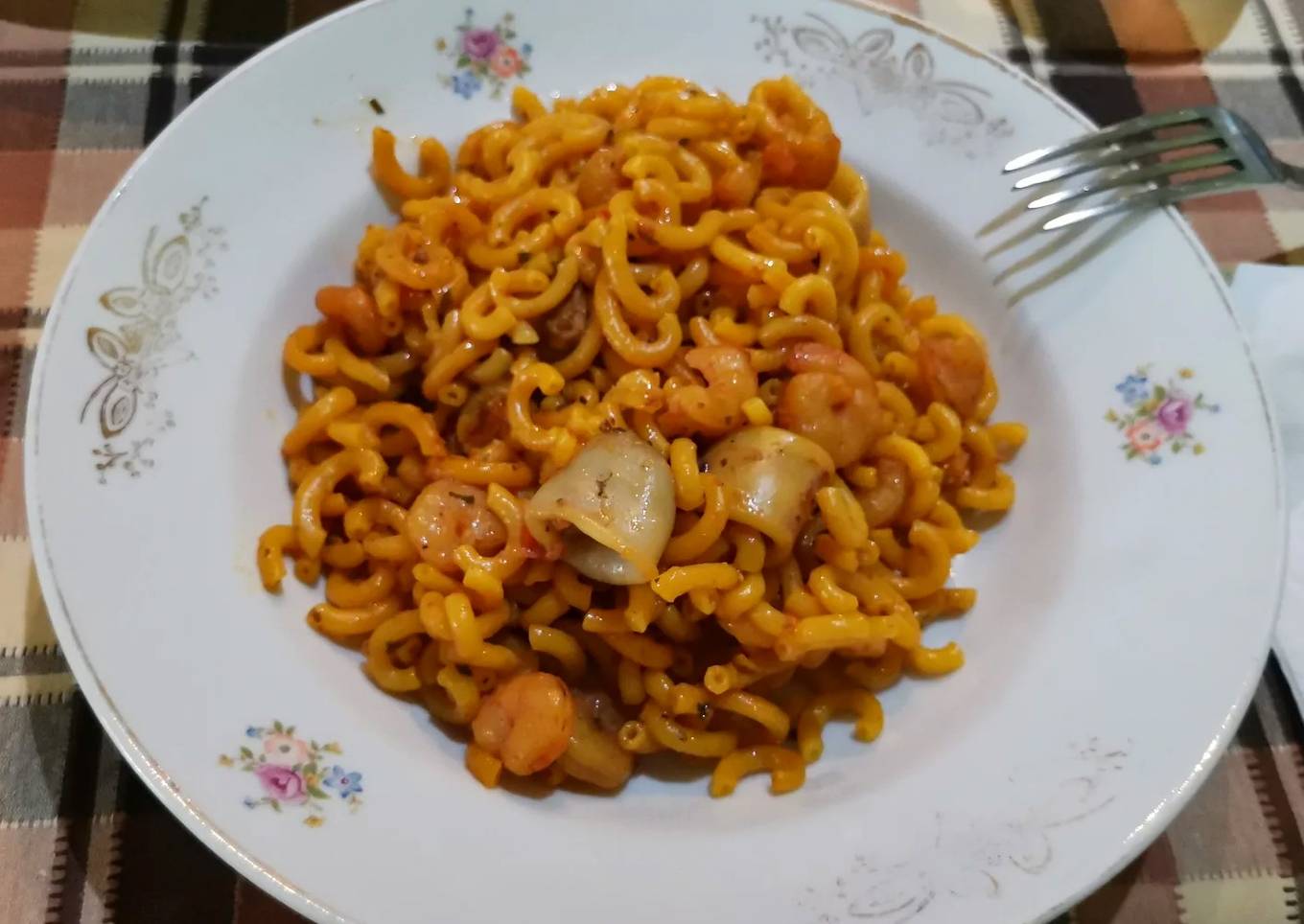 Fideuá de gambas y calamares