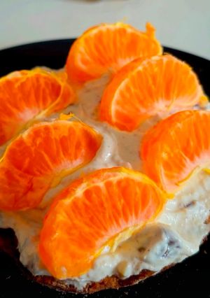 Una foto de Bizcocho de castaña, mandarina y yogur