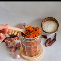 A picture of Red Chutney.
