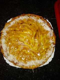 Una foto de Tarta de pera y almendra en hojaldre