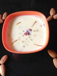 साबुदाणा खीर (Sabudana kheer recipe in marathi) रेसिपी चे मुख्य फोटो