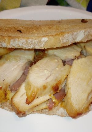 A picture of Chicken toastie in the airfryer.😋😋.