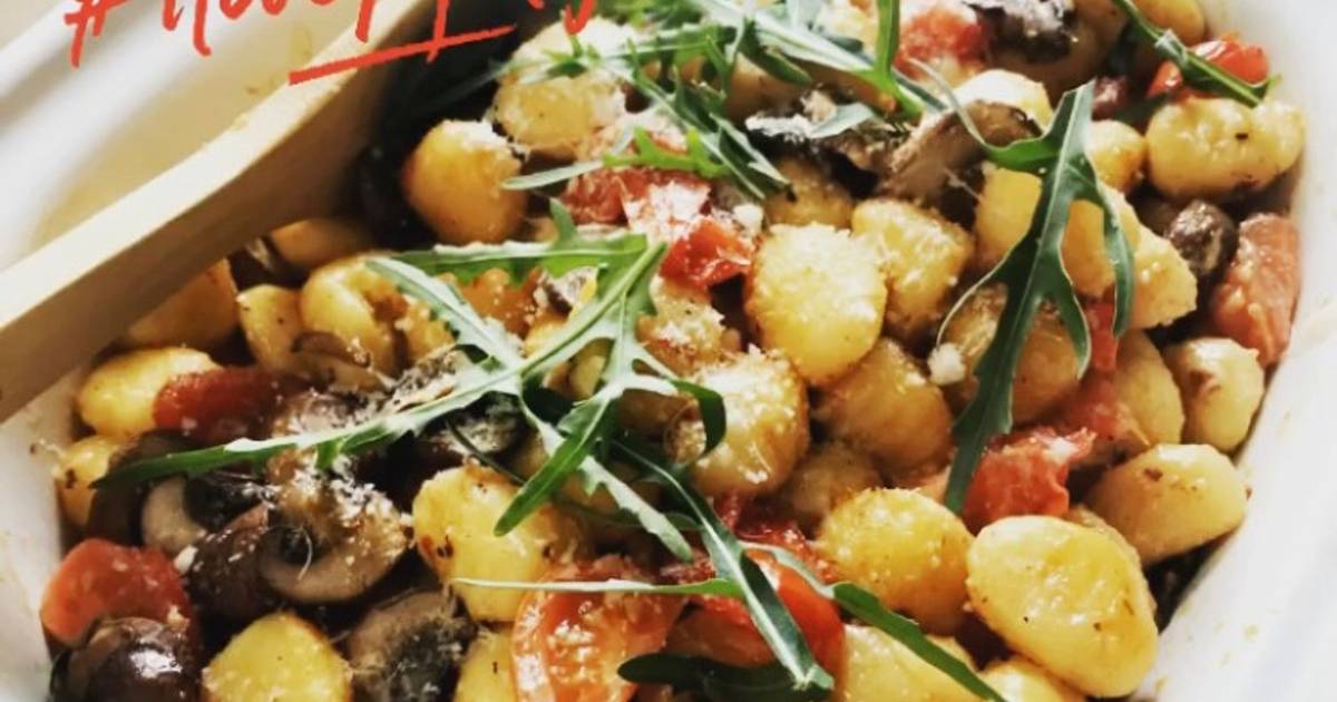 Gnocchi Pfanne mit Tomaten und Rucola Rezept von himmlisch_leicht - Cookpad