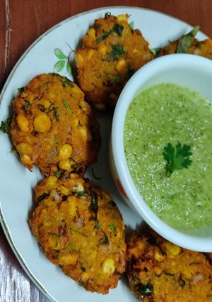 डाळवडा (daal vada recipe in marathi) रेसिपी चे मुख्य फोटो 