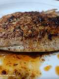 Filete de Dorada a la plancha con cebolla francesa y tomate