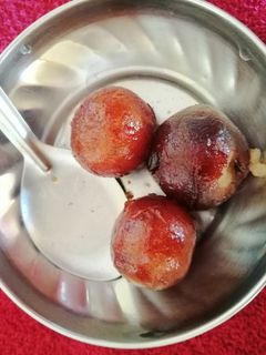 मावा गुलाब जामुन (Mawa gulabjamun recipe in hindi) रेसिपी मुख्य फोटो