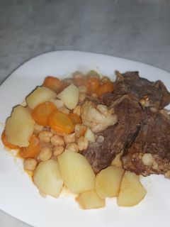 A picture of Tadjin (Beef and vegetables).