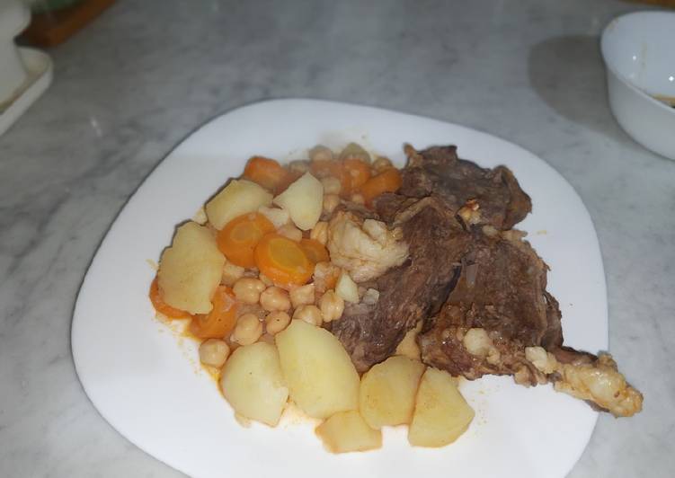 Tadjin (Beef and vegetables)