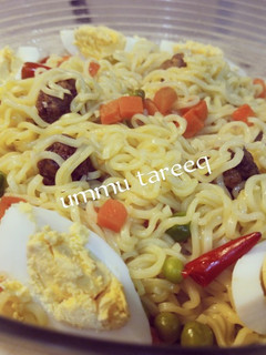 Simple indomie Mai vegetable da meat balls,da dafaffan kwai ainihin hoton girkin