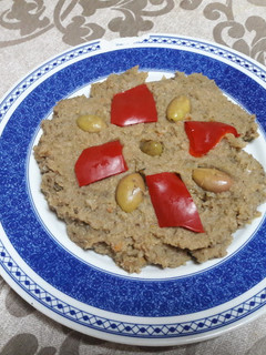 Una foto de 🇦🇪“Baba ganoush” árabe vegano 🍆