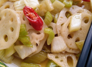 涼拌蓮藕（涼拌小菜）（開胃菜）（常備菜） 的食譜成品照片