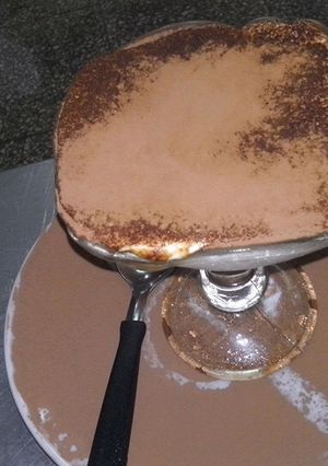 Una foto de Postre tiramisú. En copa. Rápido