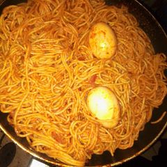 A picture of Stir-fry spaghetti.