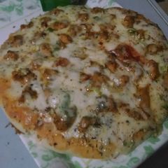 A picture of Chickn pizza[without oven].